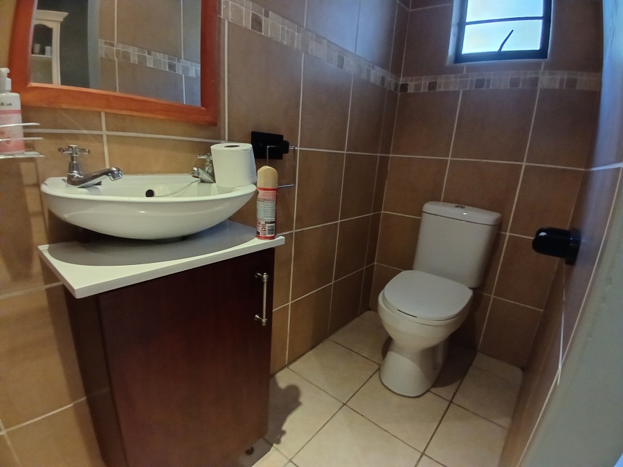 To Let 1 Bedroom Property for Rent in Miramar Eastern Cape